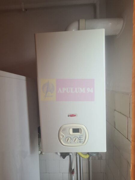 Apartament cu 3 camere de vanzare in Campina - Zona Scoala Centrala